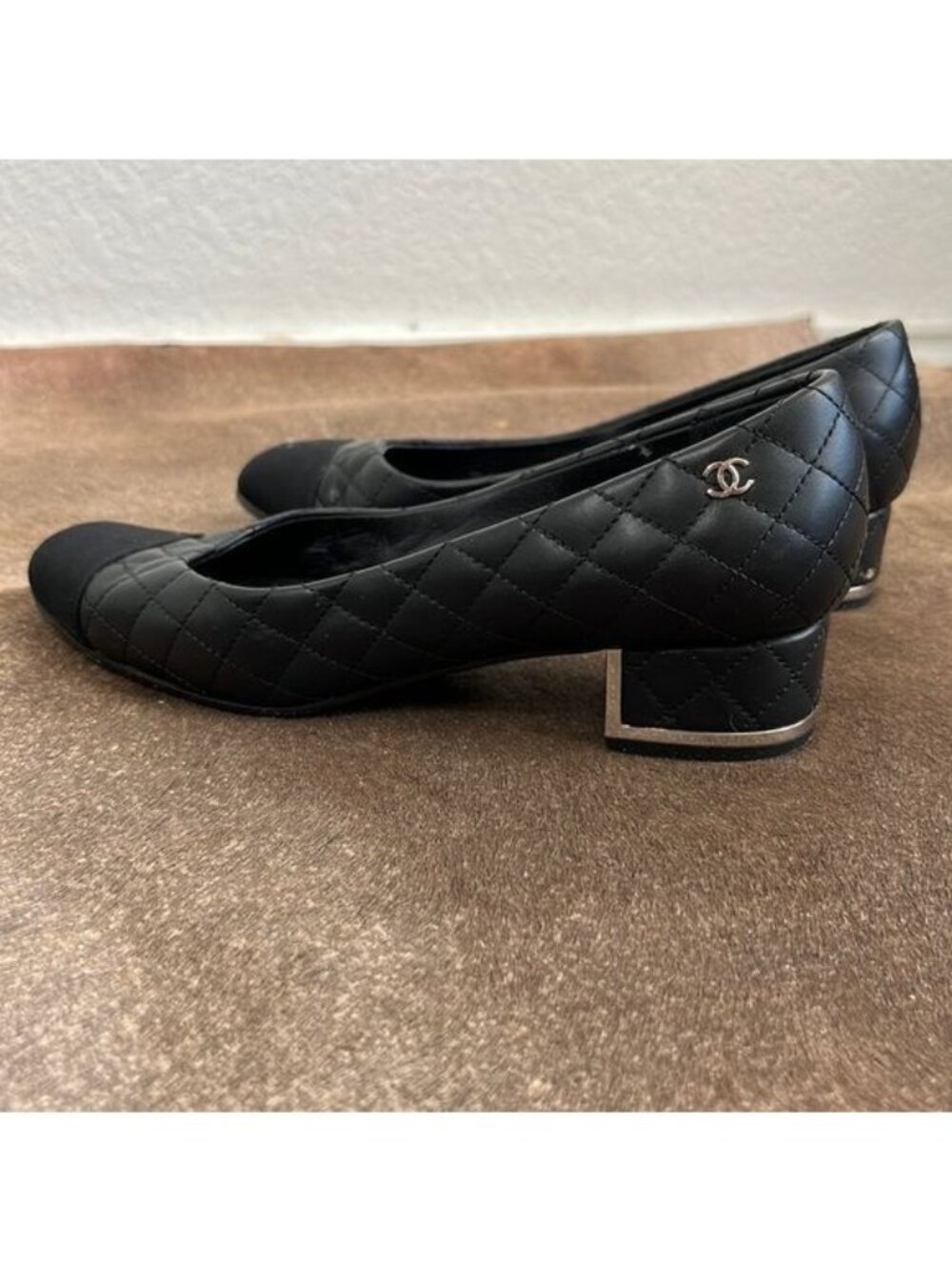 CHANEL Quilted Diamond Leather Interlocking CC Sliver Metal Heels Toe Cap